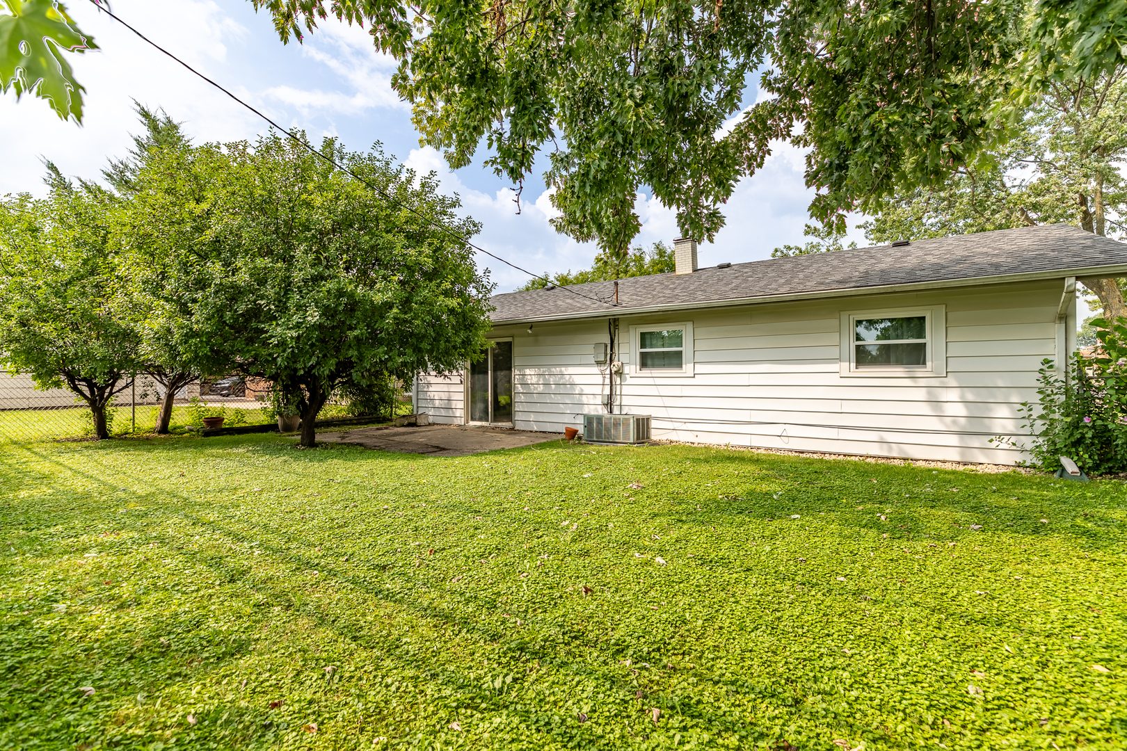 16527 Craig Drive, Oak Forest, IL 60452