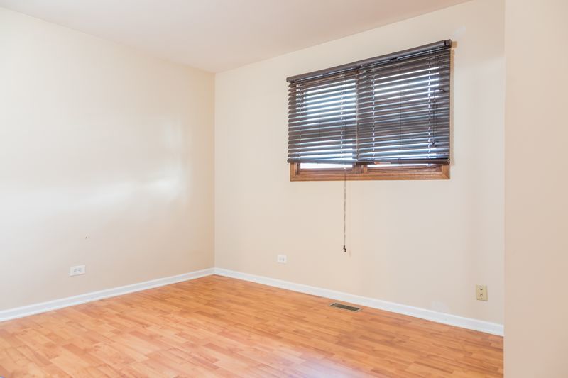 1N344 Darling Street, Carol Stream, IL 60188