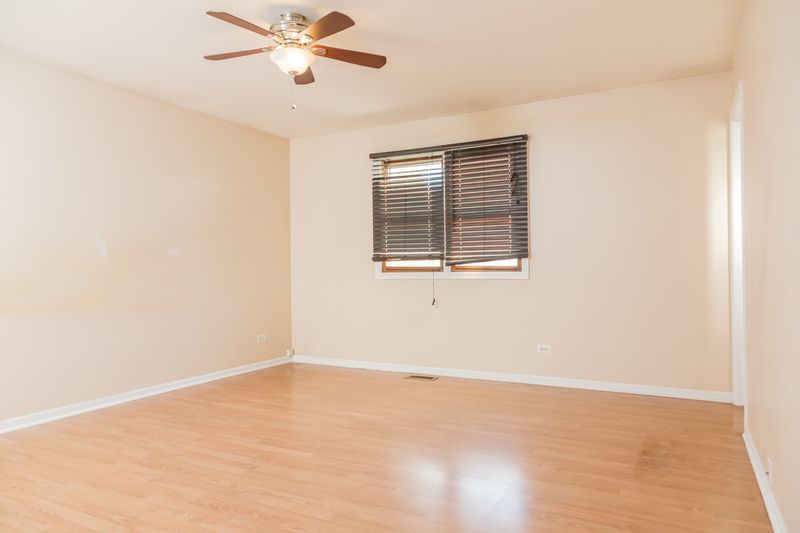 1N344 Darling Street, Carol Stream, IL 60188
