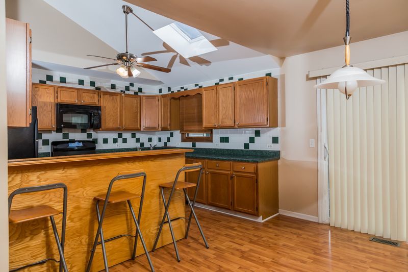 1N344 Darling Street, Carol Stream, IL 60188
