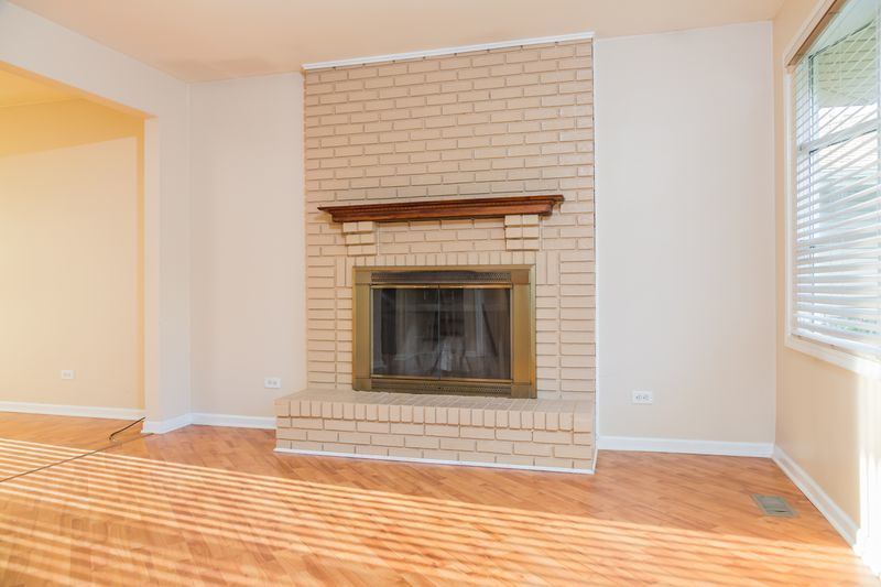 1N344 Darling Street, Carol Stream, IL 60188
