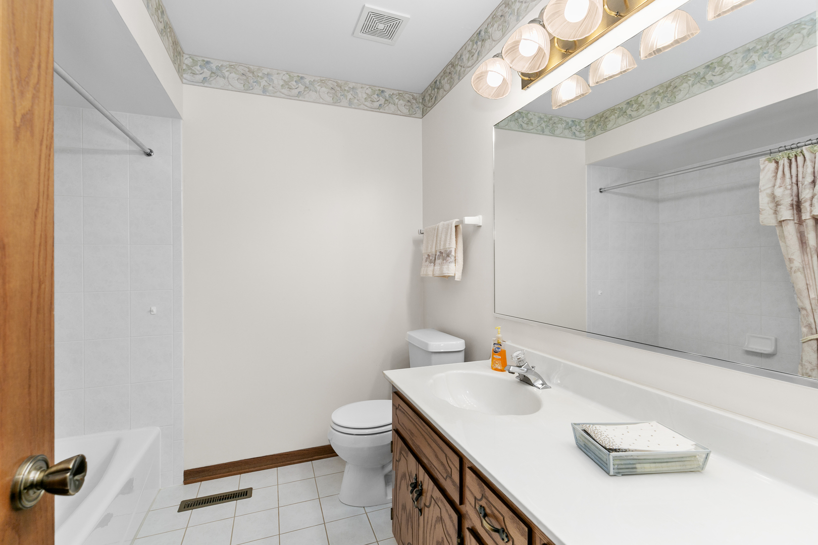 10817 Louetta Lane, Orland Park, IL 60467