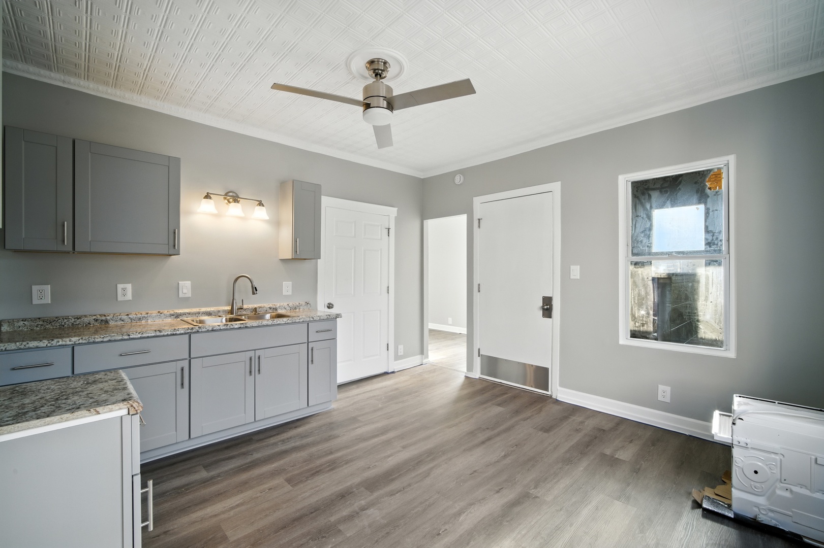9131 S Blackstone Avenue, Chicago, IL 60619