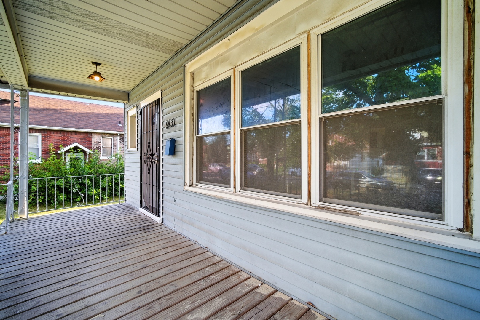 9131 S Blackstone Avenue, Chicago, IL 60619