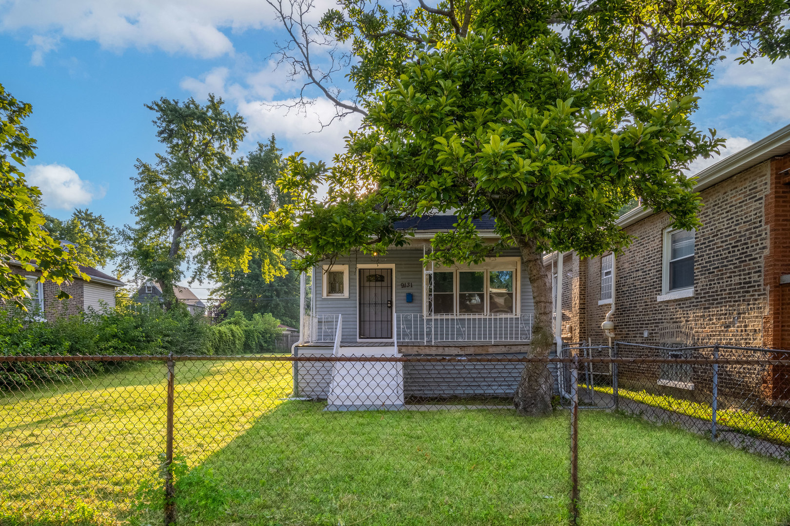 9131 S Blackstone Avenue, Chicago, IL 60619