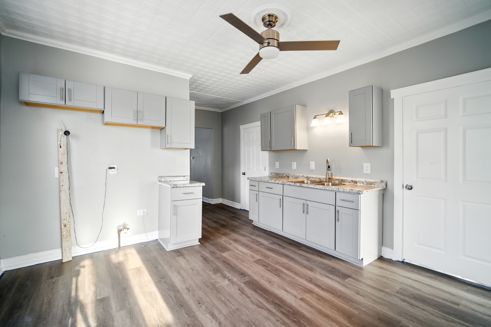 9131 S Blackstone Avenue, Chicago, IL 60619