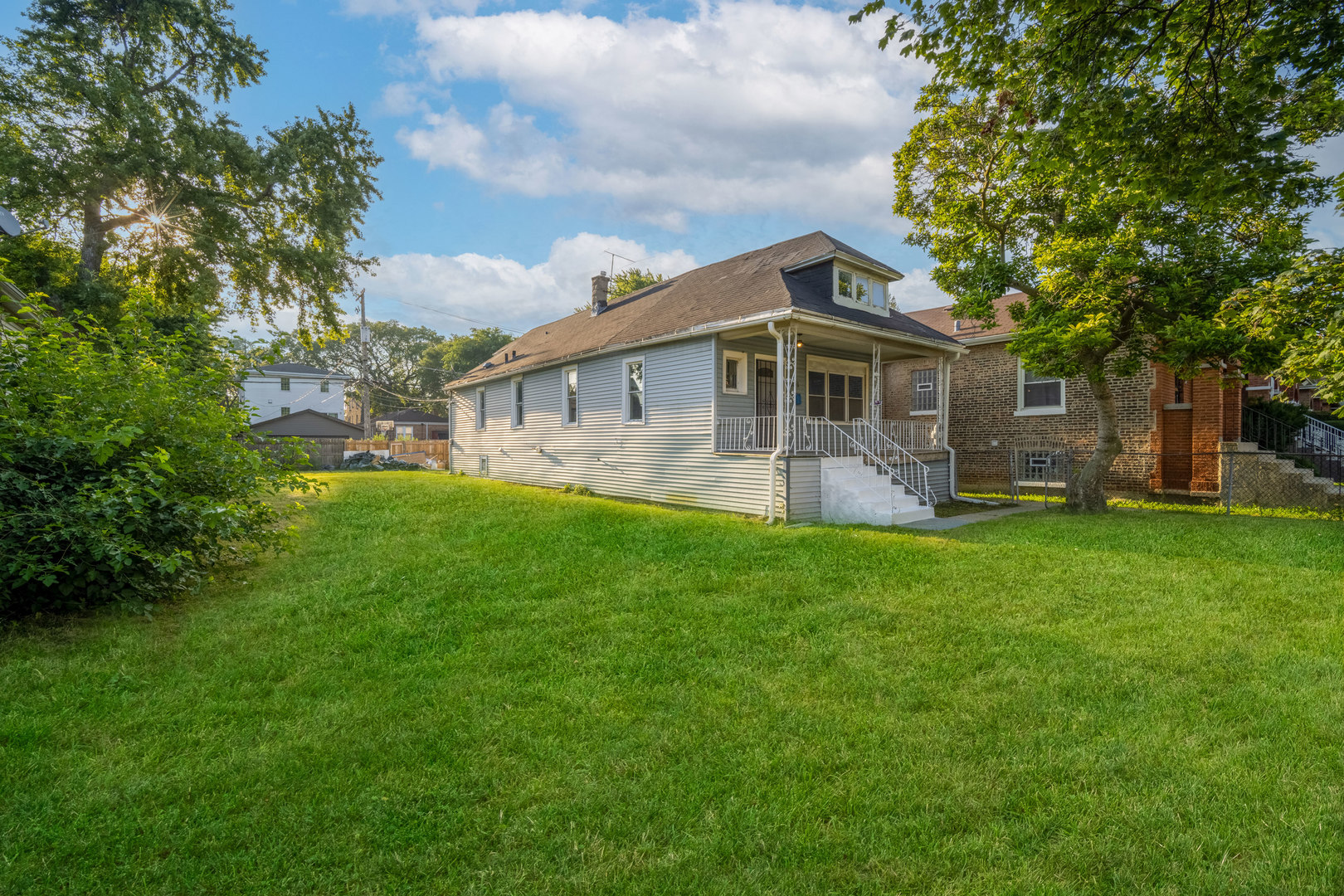9131 S Blackstone Avenue, Chicago, IL 60619