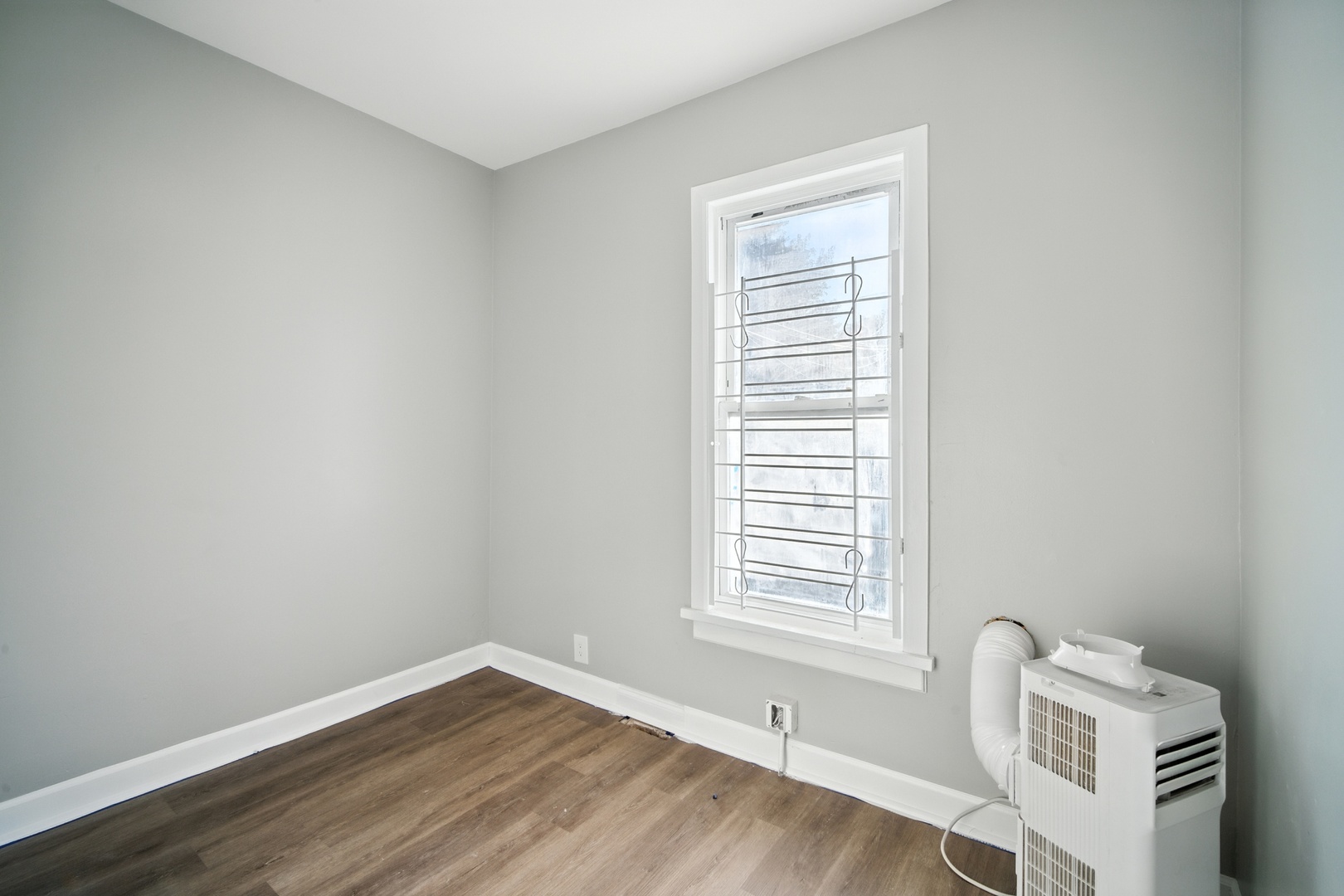 9131 S Blackstone Avenue, Chicago, IL 60619