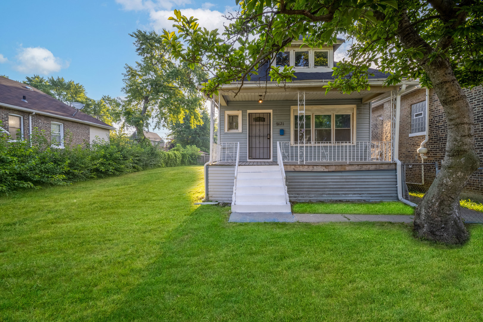9131 S Blackstone Avenue, Chicago, IL 60619