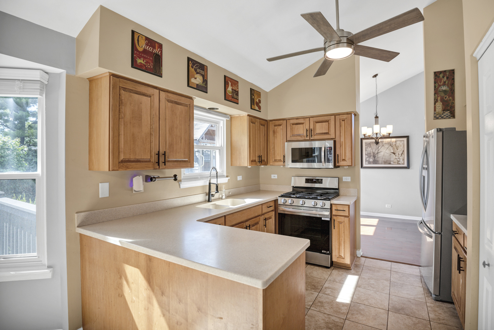 1374 Northgate Drive, Bartlett, IL 60103
