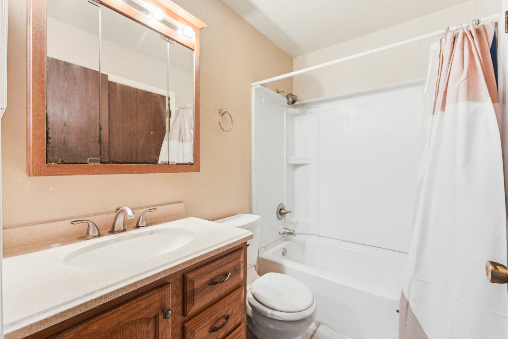 3S184 Birchwood Drive, Warrenville, IL 60555