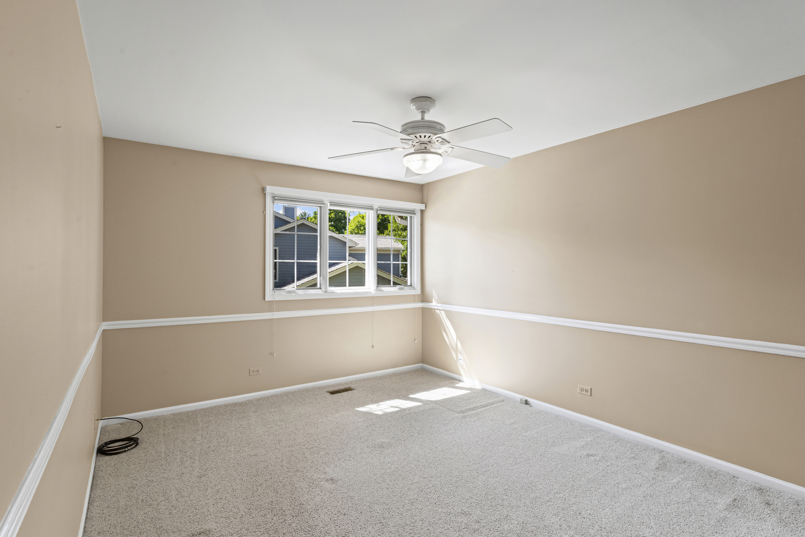 1401 Ruidoso Court, Libertyville, IL 60048
