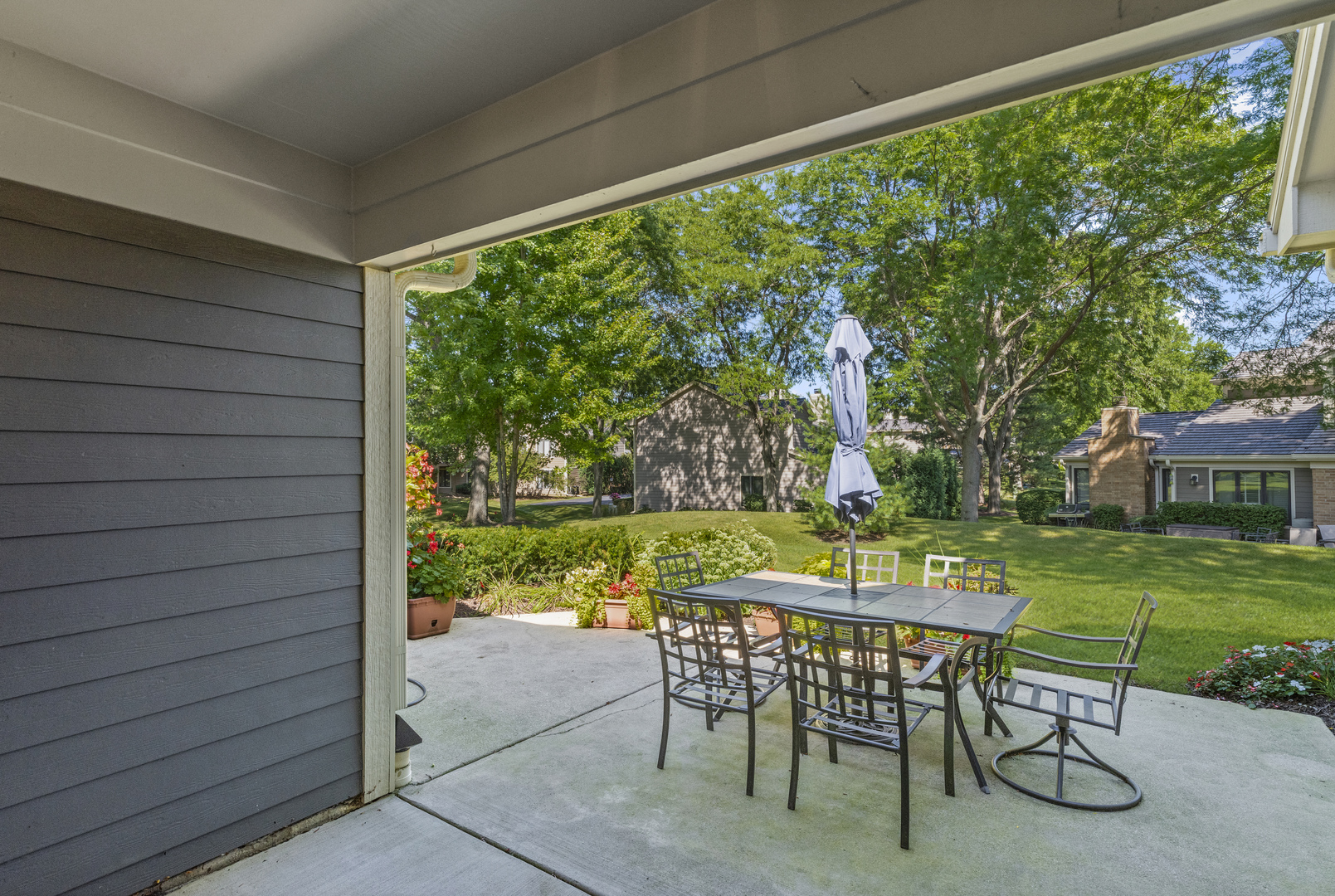 1401 Ruidoso Court, Libertyville, IL 60048