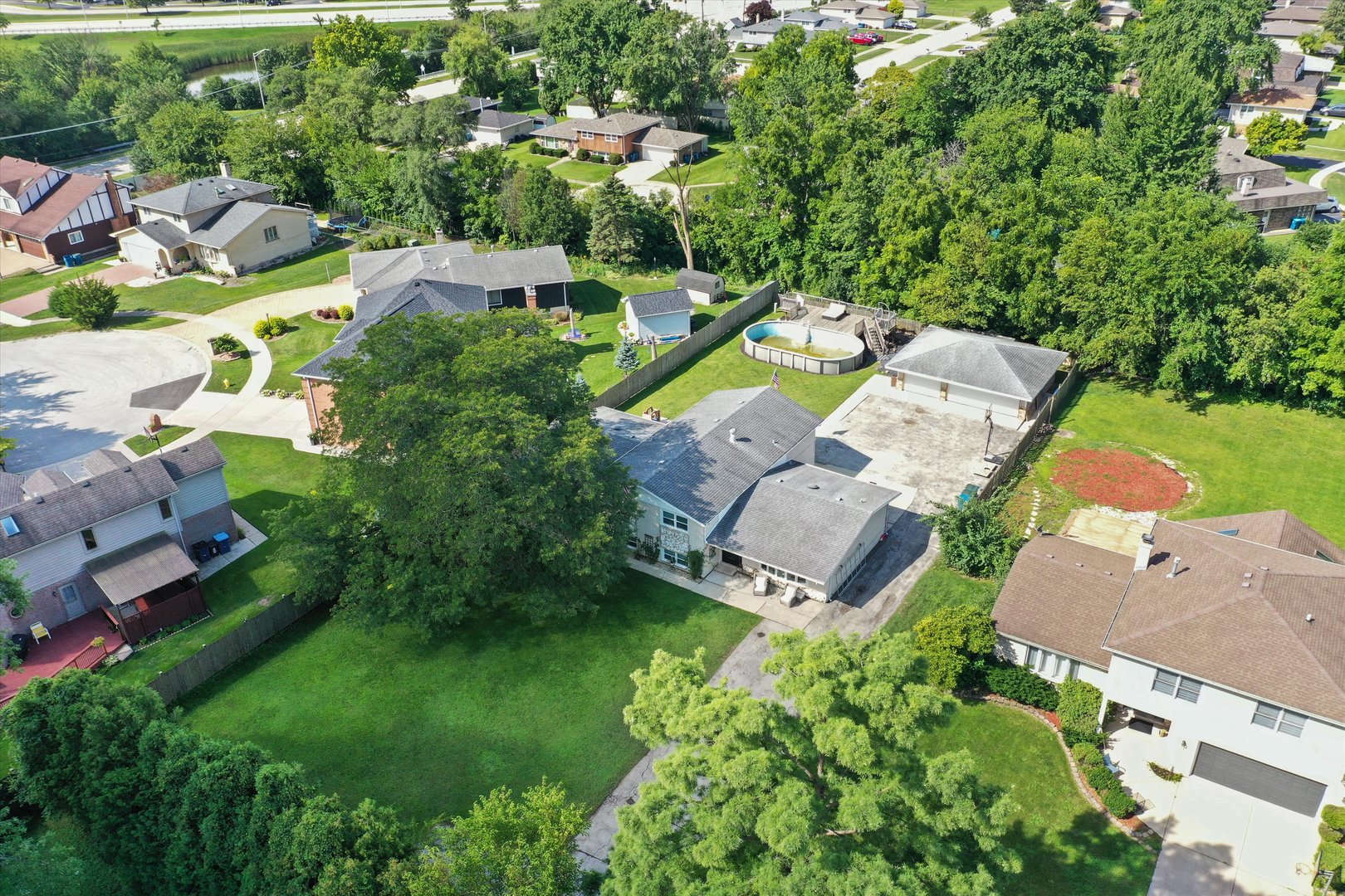 10630 S GREEN VALLEY Drive, Palos Hills, IL 60465