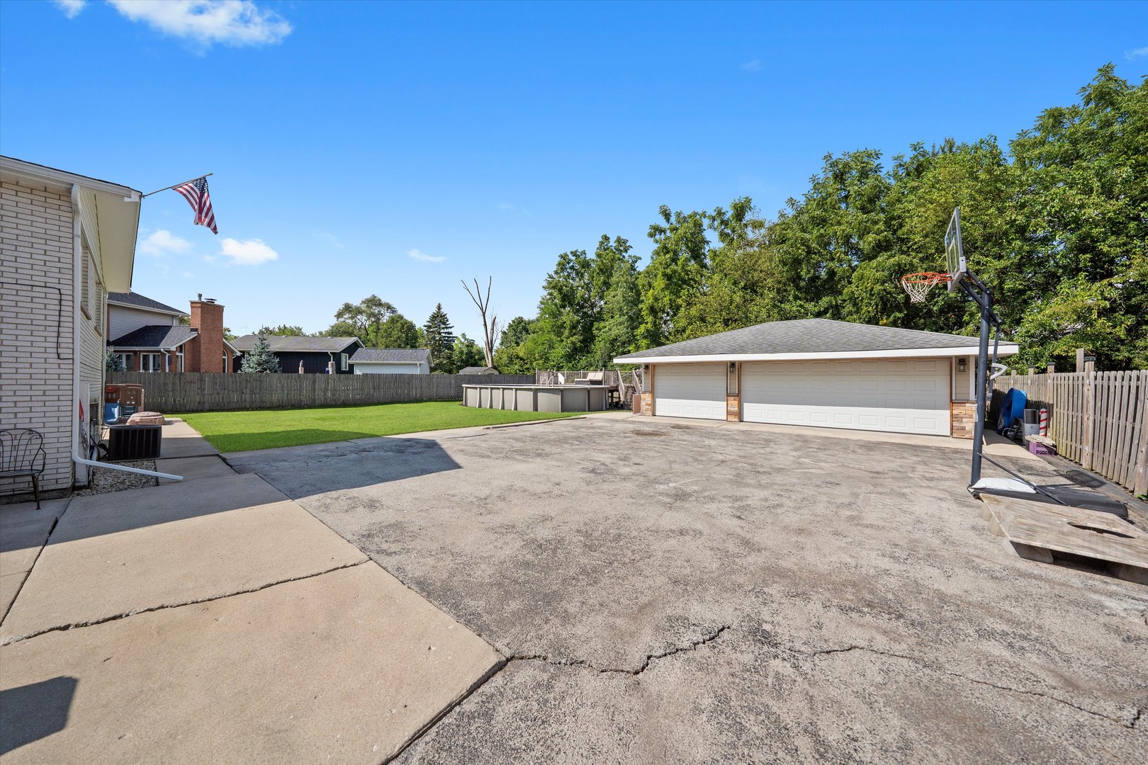 10630 S GREEN VALLEY Drive, Palos Hills, IL 60465