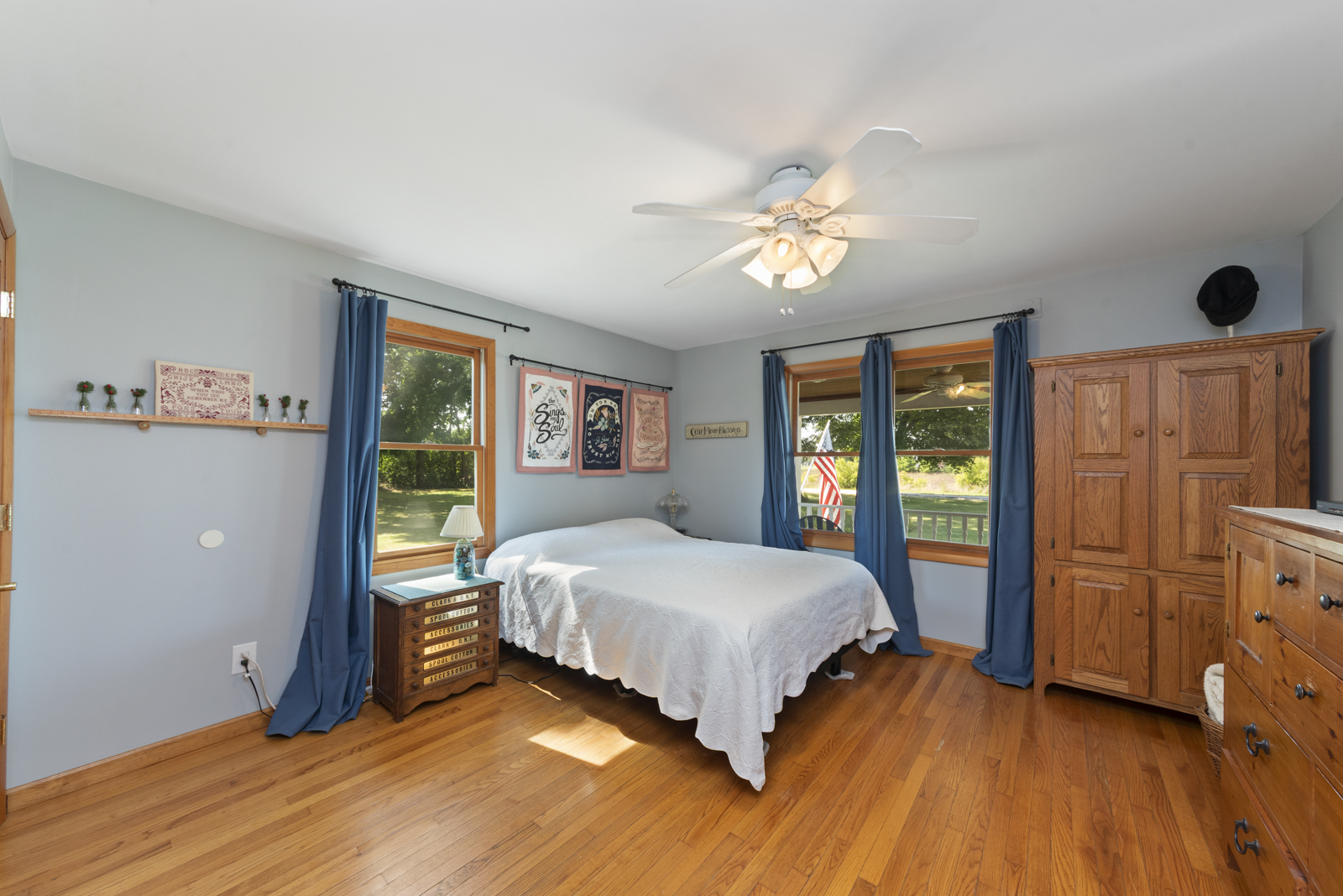 4S069 Barclay Road, Naperville, IL 60563