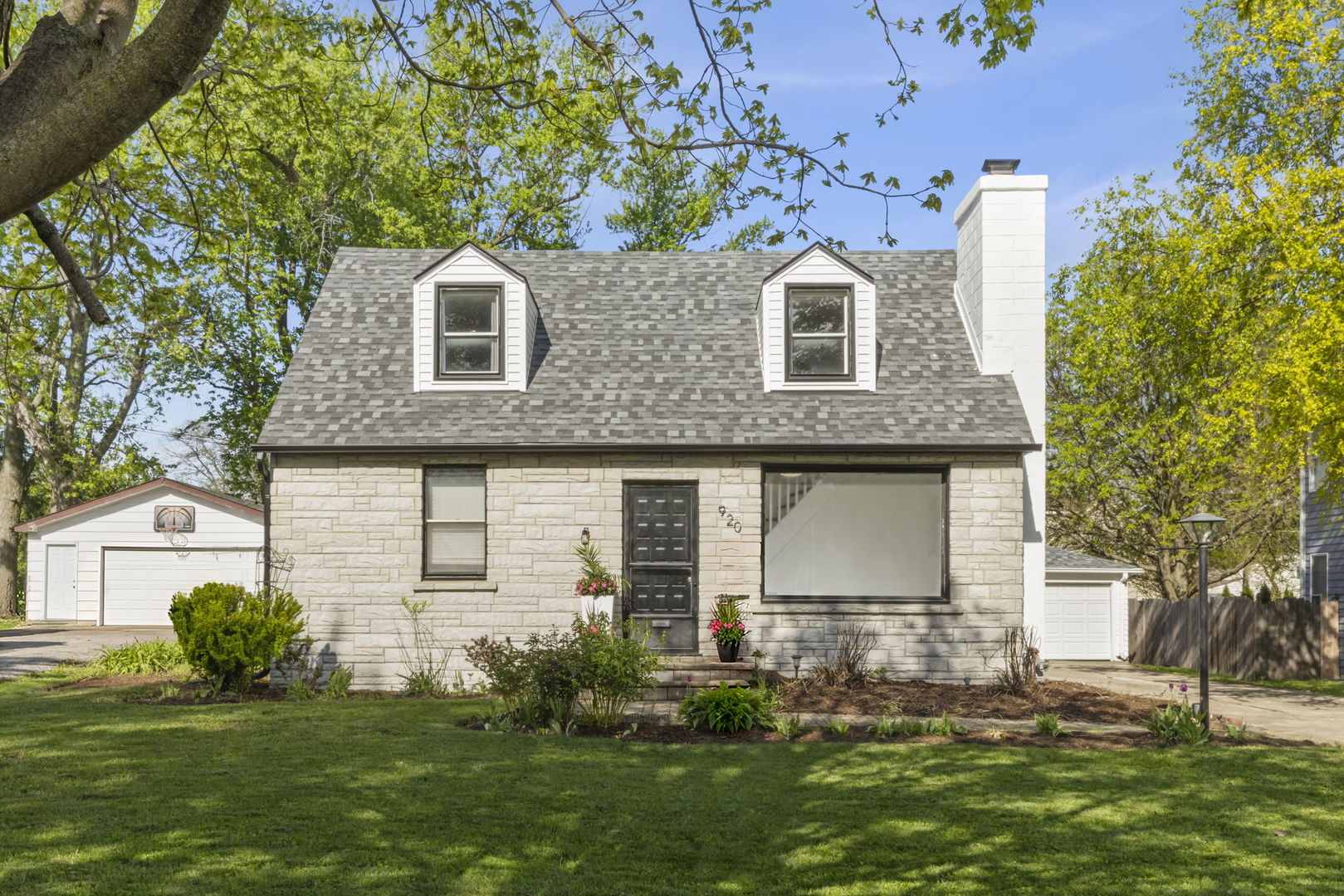 920 Hammerschmidt Avenue, Lombard, IL 60148