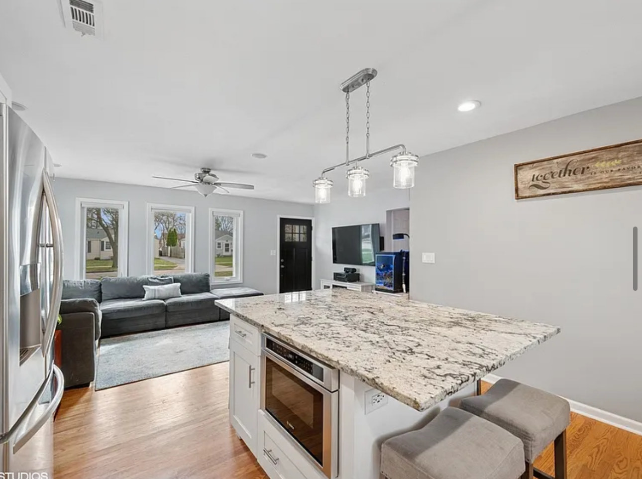 638 S Oakland Avenue, Villa Park, IL 60181