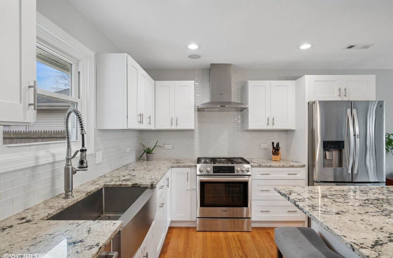 638 S Oakland Avenue, Villa Park, IL 60181