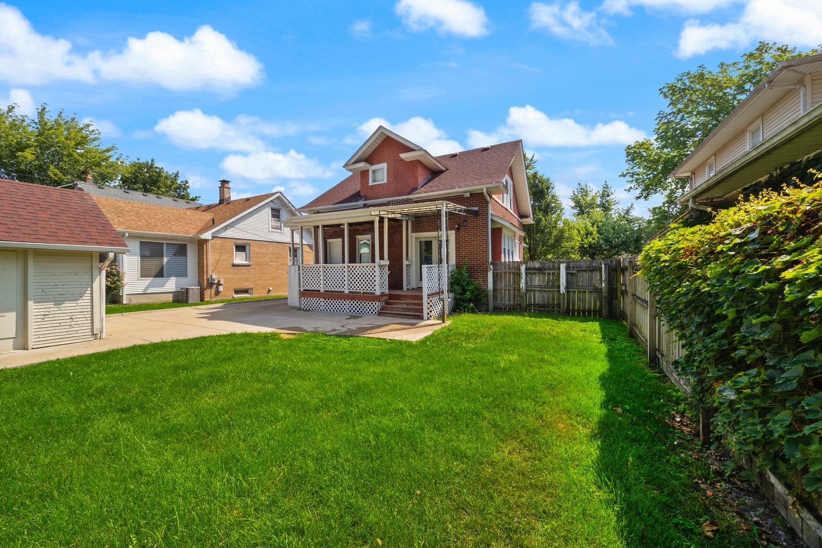 743 Jackson Street, Aurora, IL 60505