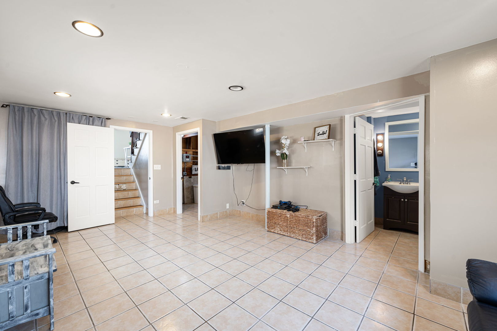 3837 Emerson Drive, Schiller Park, IL 60176