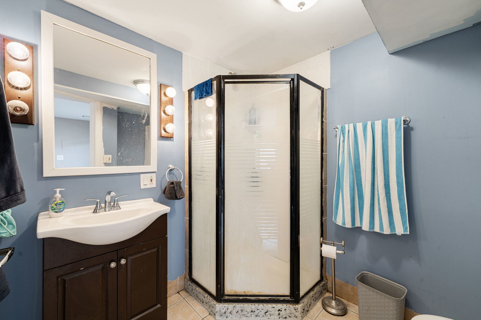 3837 Emerson Drive, Schiller Park, IL 60176