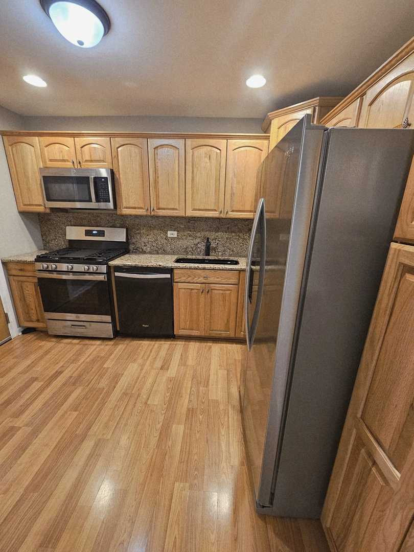 4721 SAINT JOSEPH CREEK Road #3H, Lisle, IL 60532