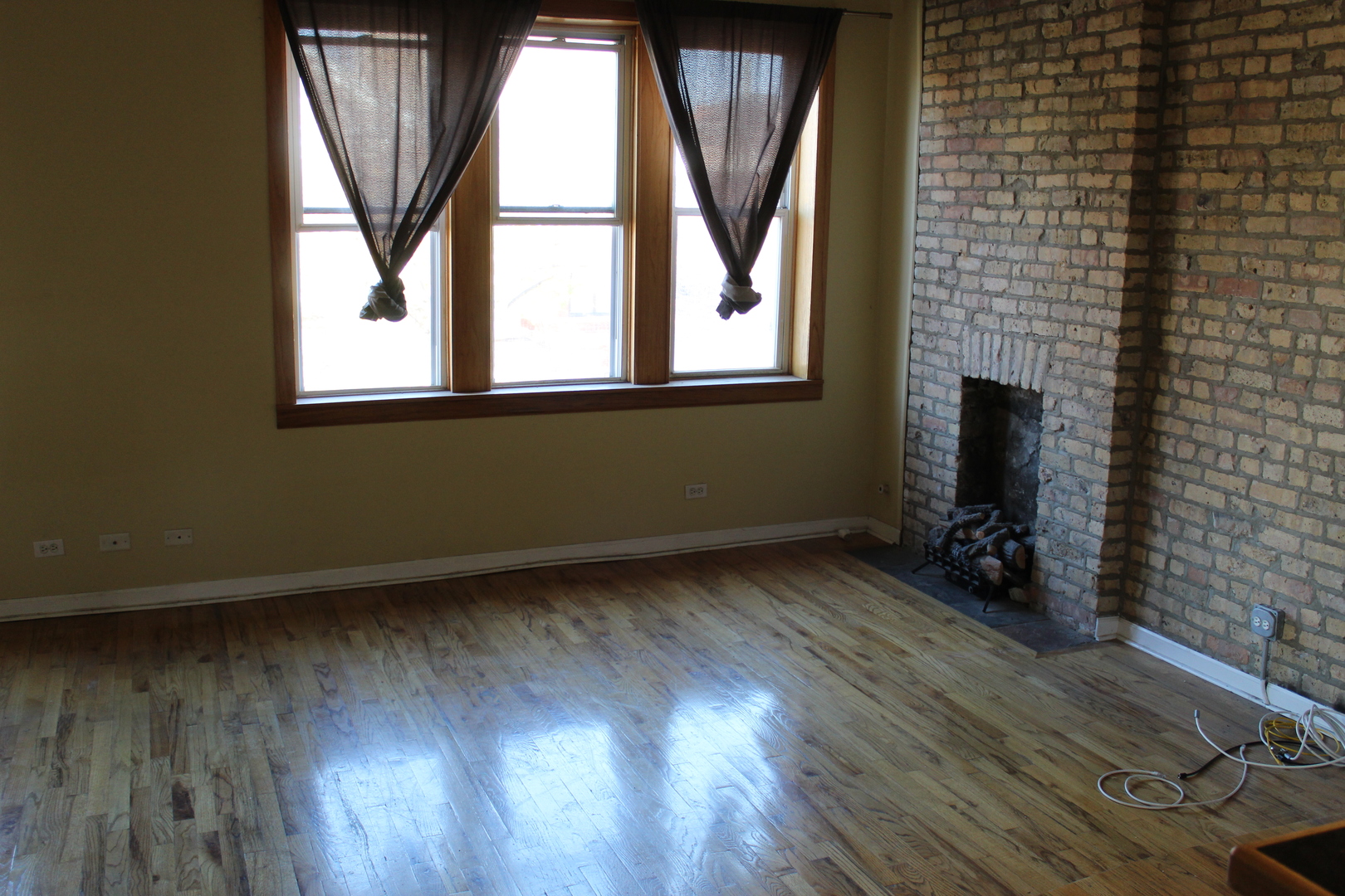 525-527 N Ashland Avenue, Chicago, IL 60622