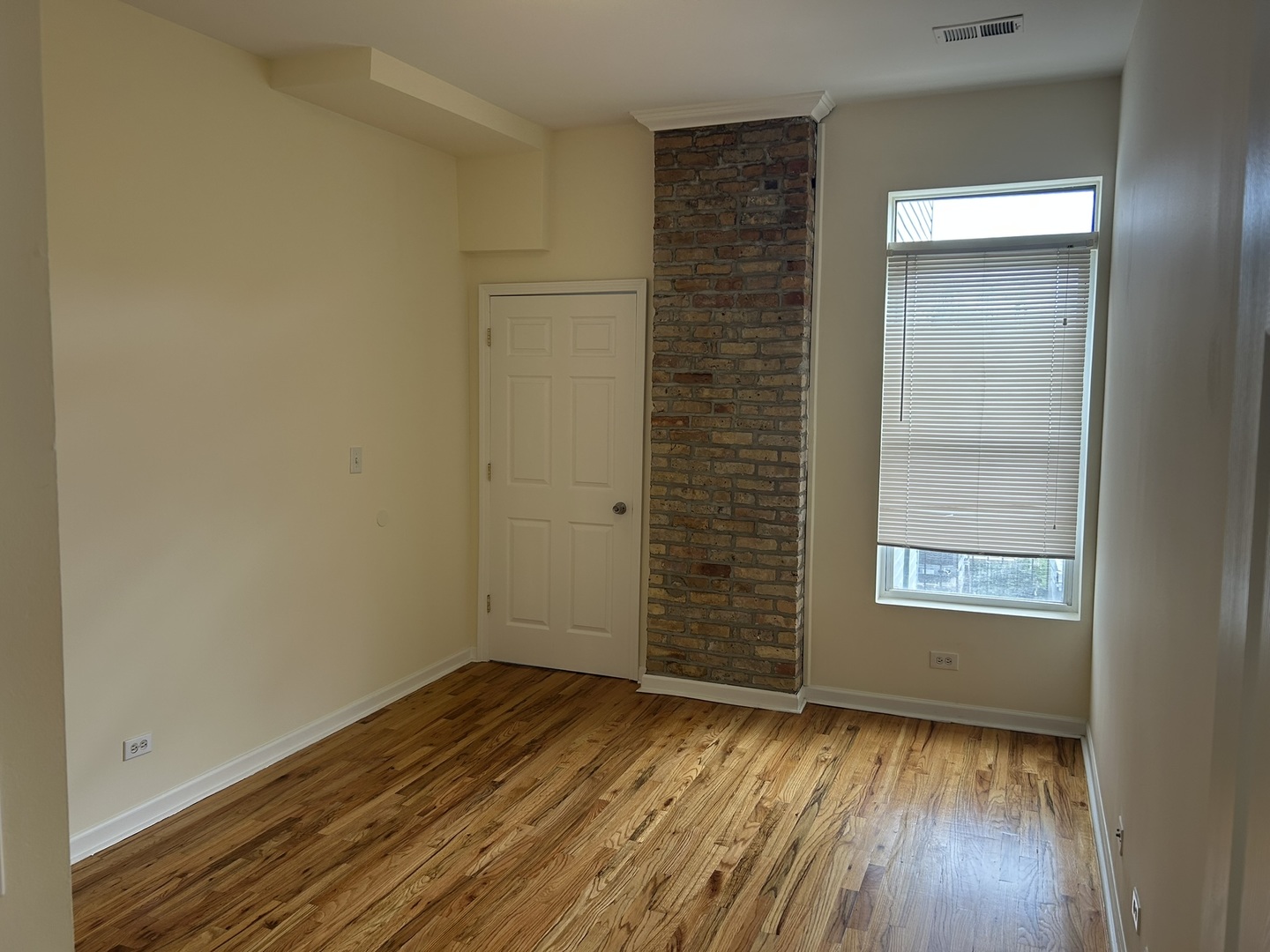 525-527 N Ashland Avenue, Chicago, IL 60622