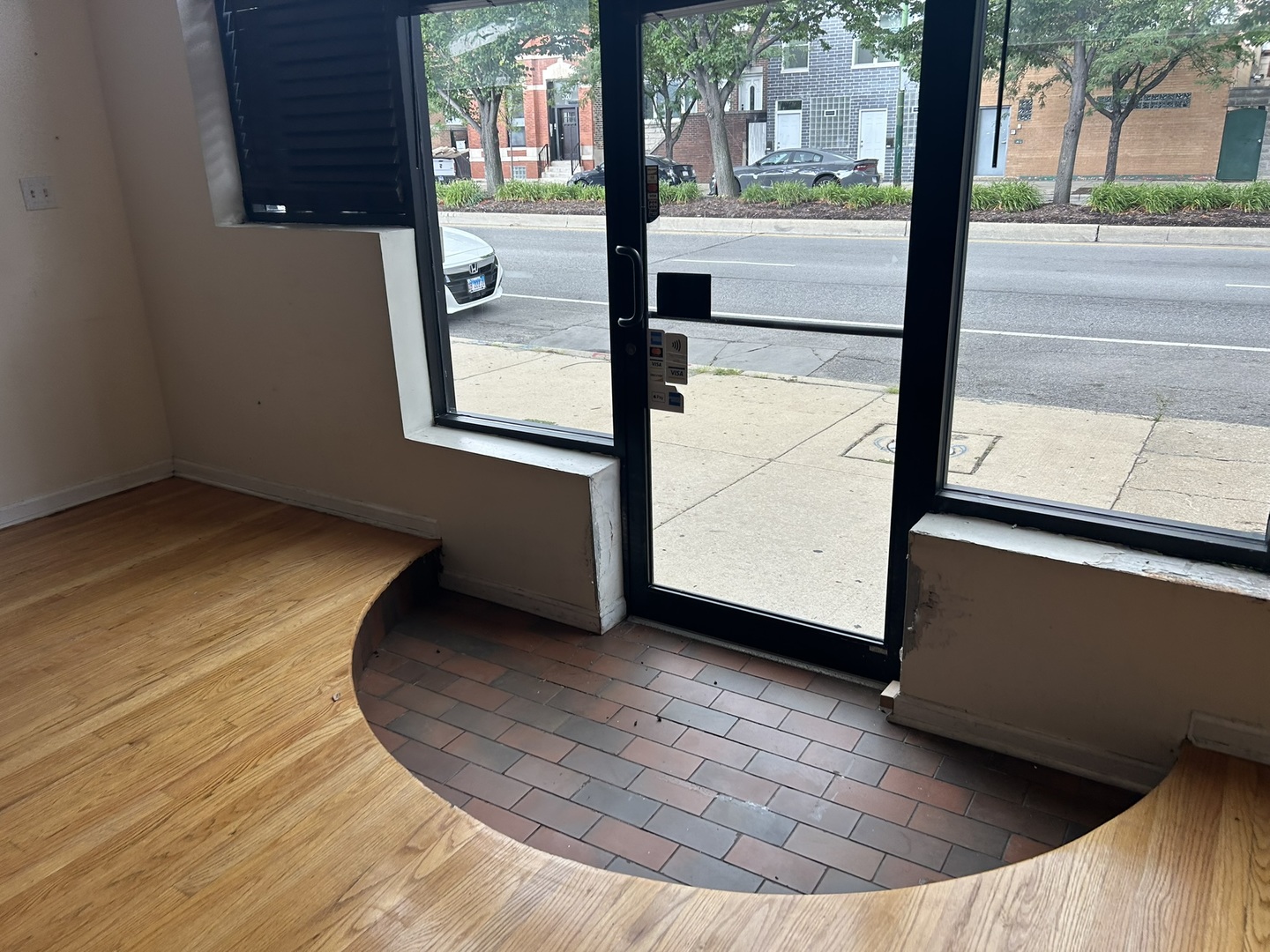525-527 N Ashland Avenue, Chicago, IL 60622