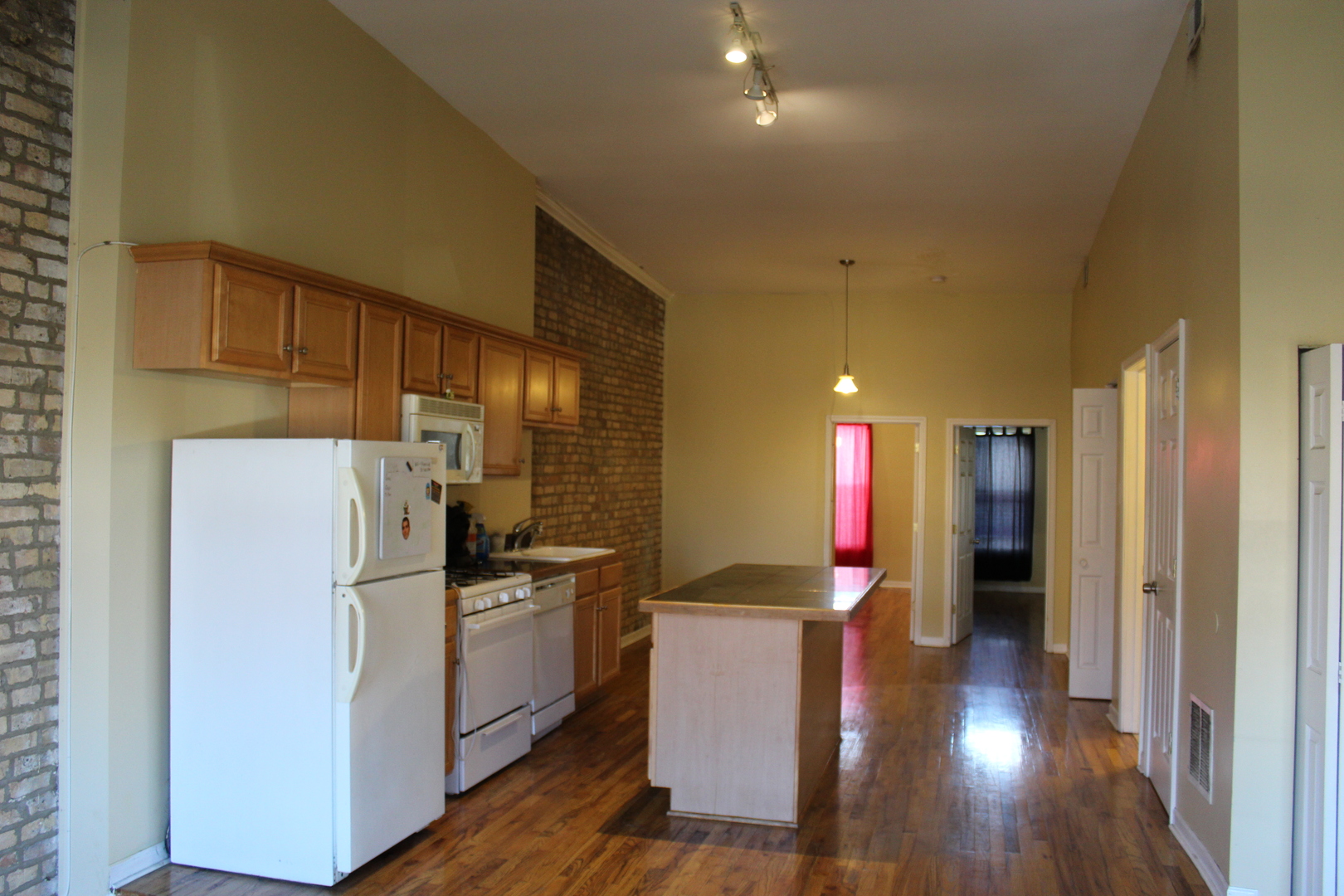 525-527 N Ashland Avenue, Chicago, IL 60622