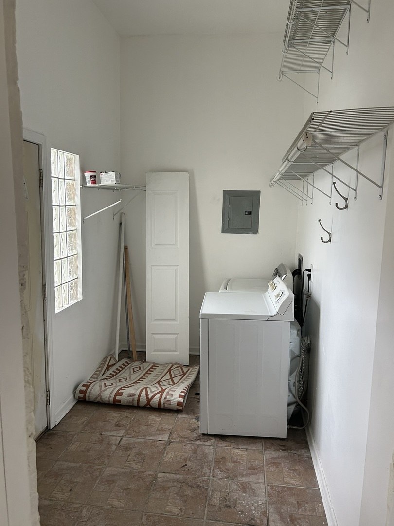 525-527 N Ashland Avenue, Chicago, IL 60622