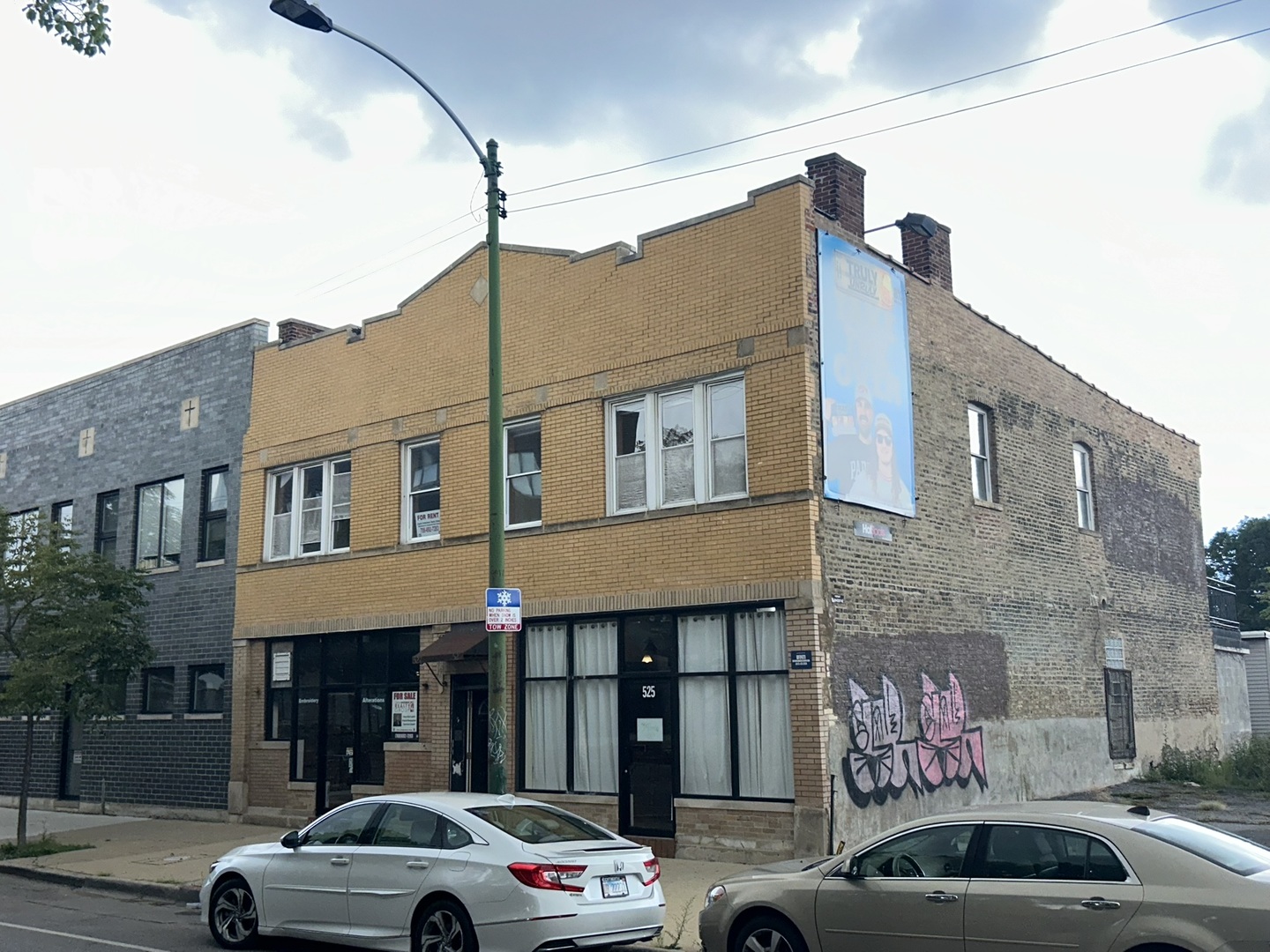 525-527 N Ashland Avenue, Chicago, IL 60622