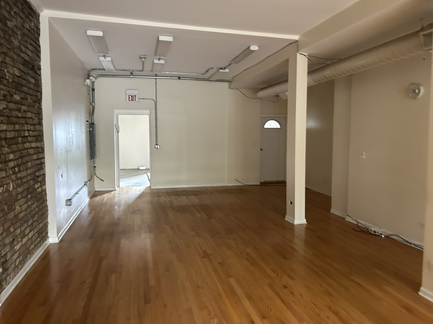 525-527 N Ashland Avenue, Chicago, IL 60622