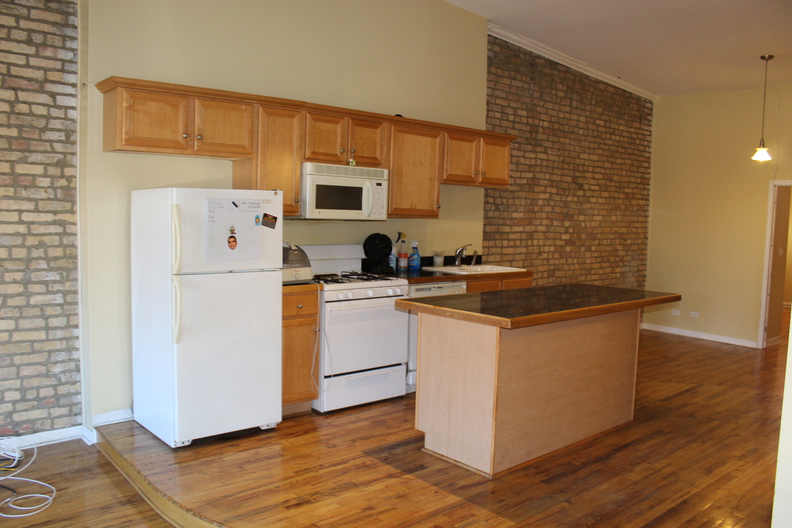 525-527 N Ashland Avenue, Chicago, IL 60622