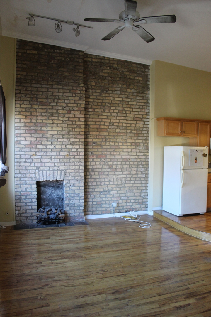 525-527 N Ashland Avenue, Chicago, IL 60622