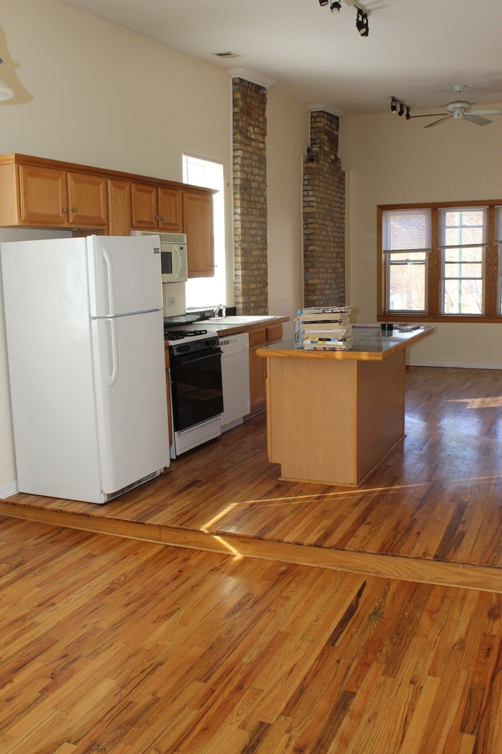 525-527 N Ashland Avenue, Chicago, IL 60622