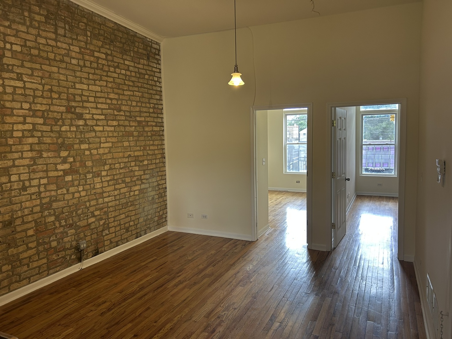 525-527 N Ashland Avenue, Chicago, IL 60622