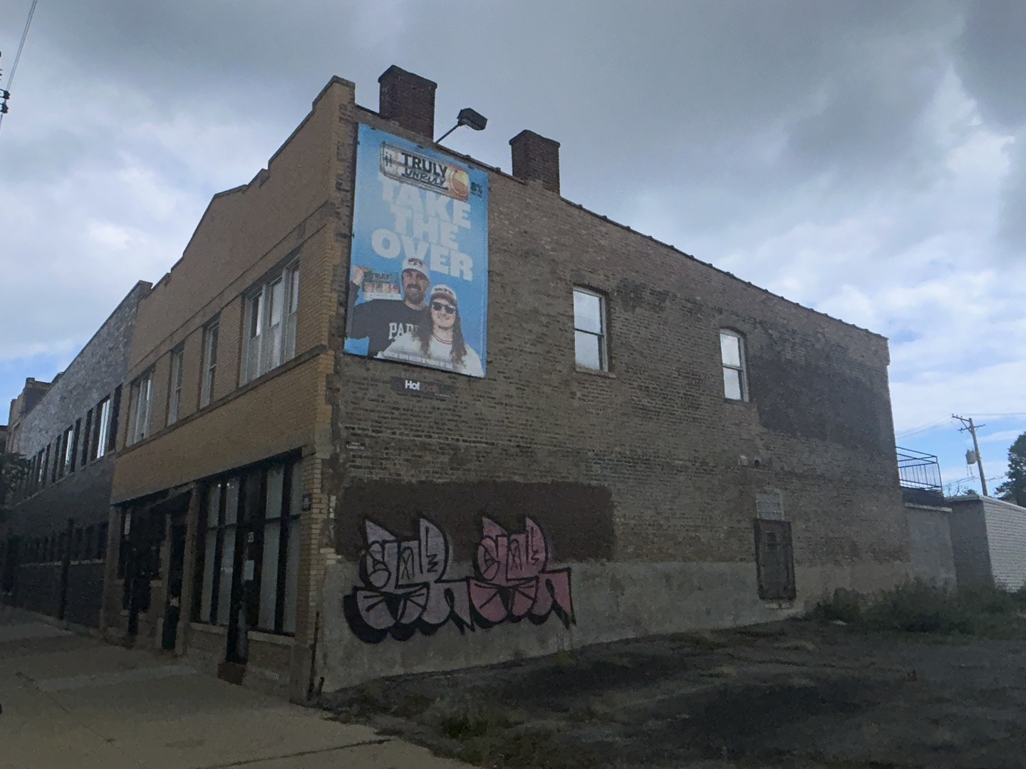 525-527 N Ashland Avenue, Chicago, IL 60622