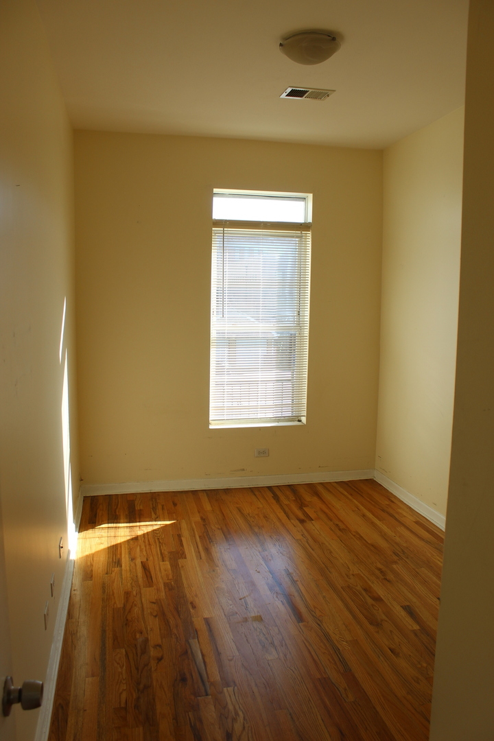 525-527 N Ashland Avenue, Chicago, IL 60622