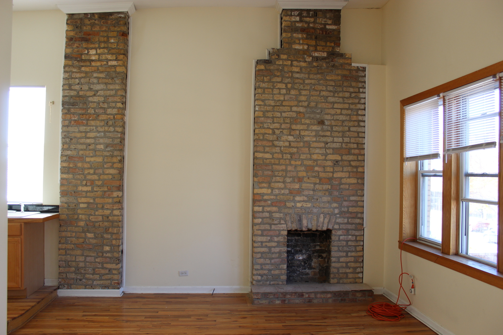 525-527 N Ashland Avenue, Chicago, IL 60622