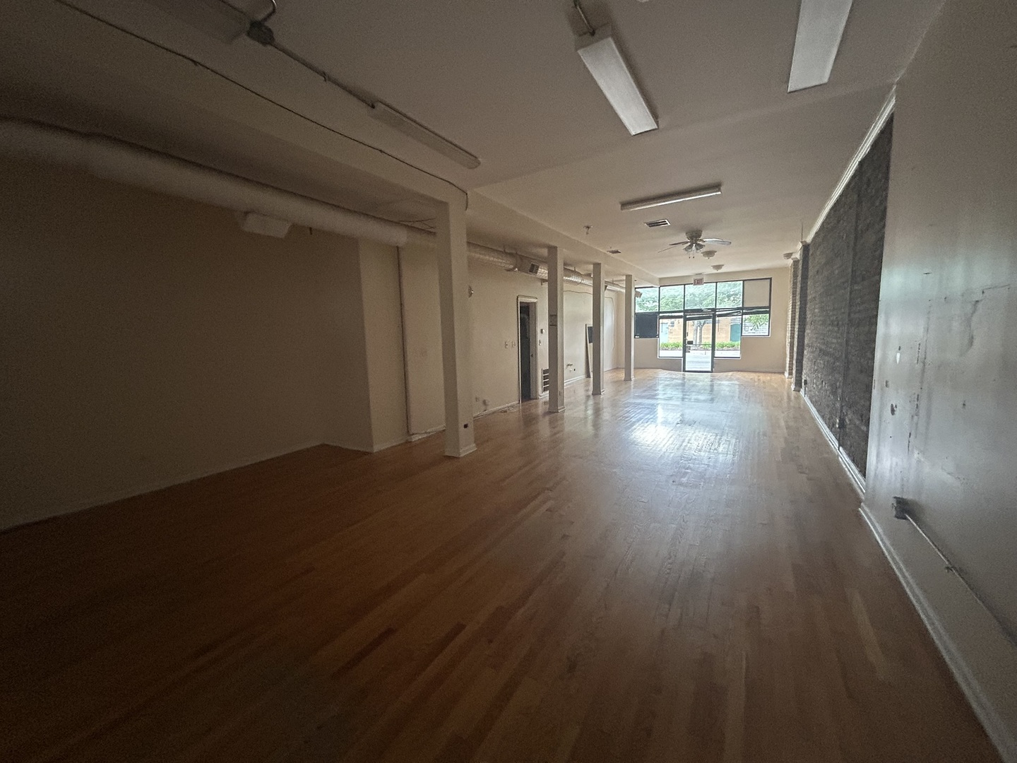 525-527 N Ashland Avenue, Chicago, IL 60622