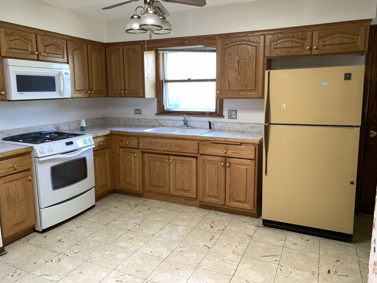 6541 Crescent Court, Oak Lawn, IL 60453