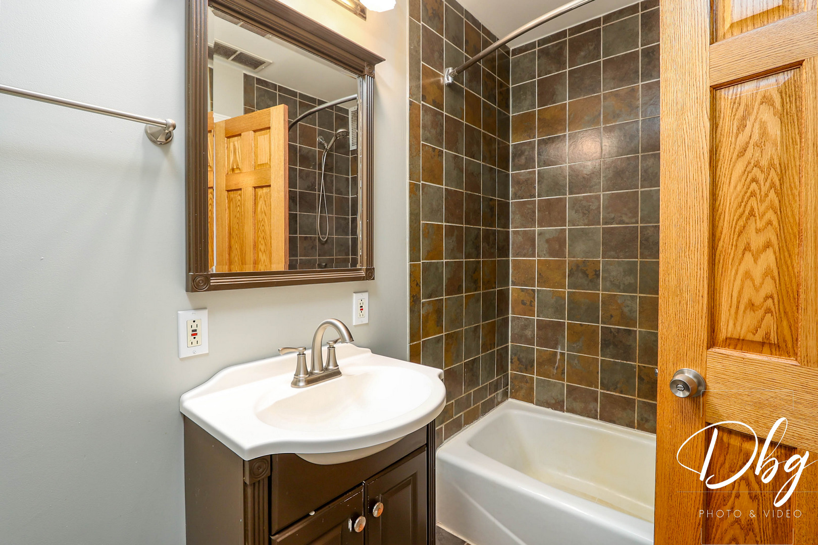25721 W Lakeview Avenue, Wauconda, IL 60084
