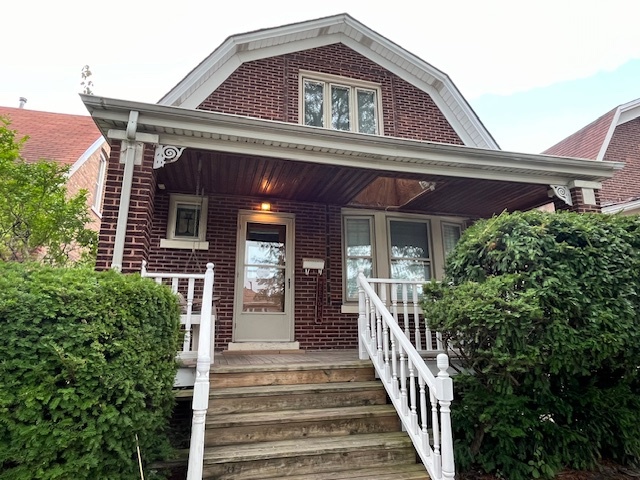 6135 S Massasoit Avenue, Chicago, IL 60638