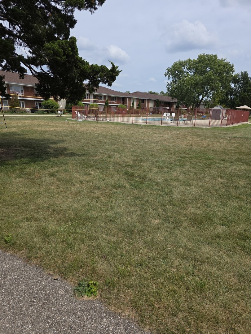 1115 Holiday Lane #17, Des Plaines, IL 60016