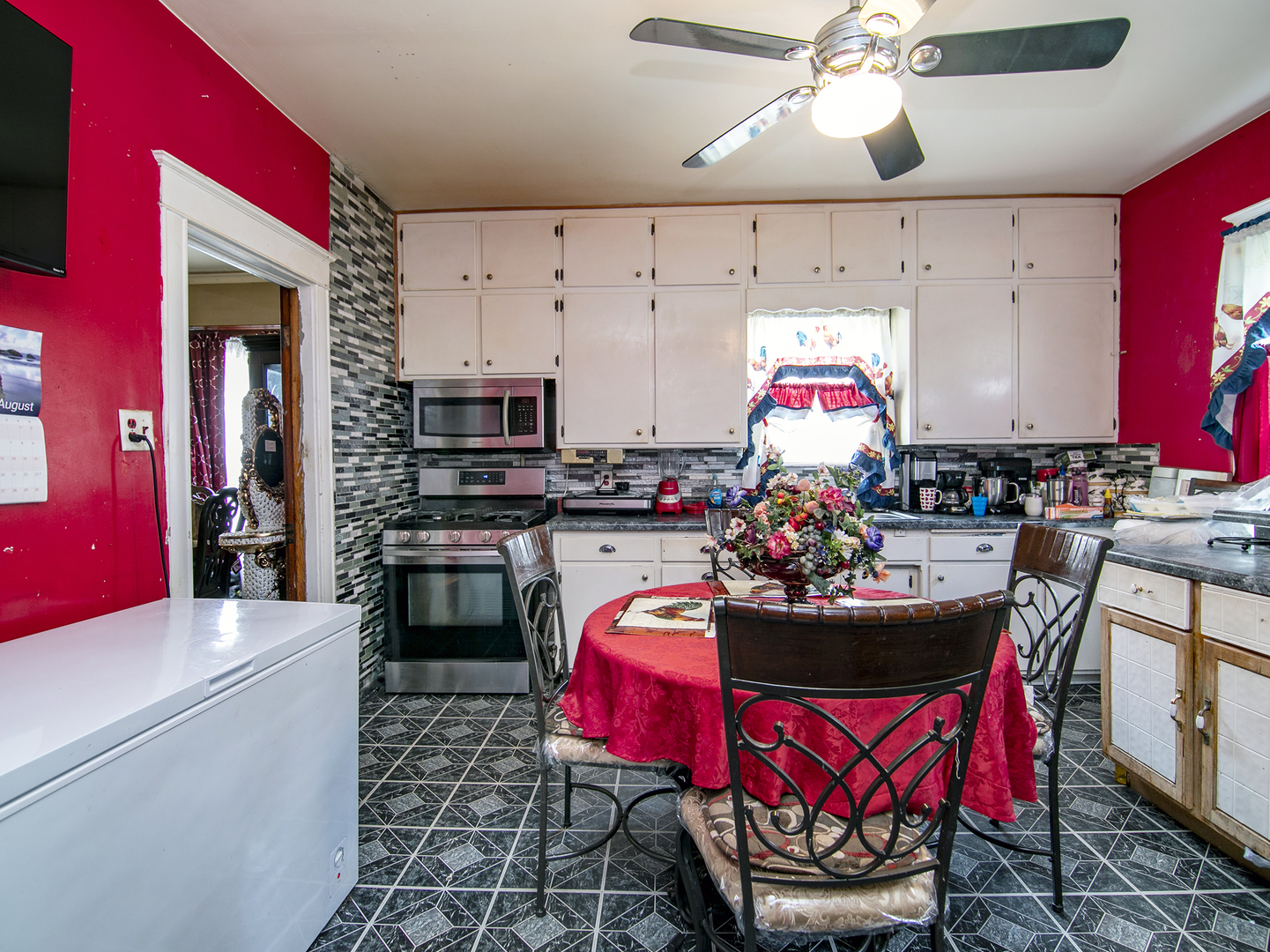 971 N Cleveland Street, Kankakee, IL 60901