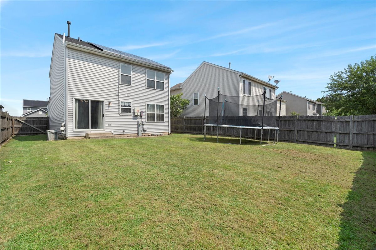 661 W Huron Hills Trail, Round Lake Heights, IL 60073