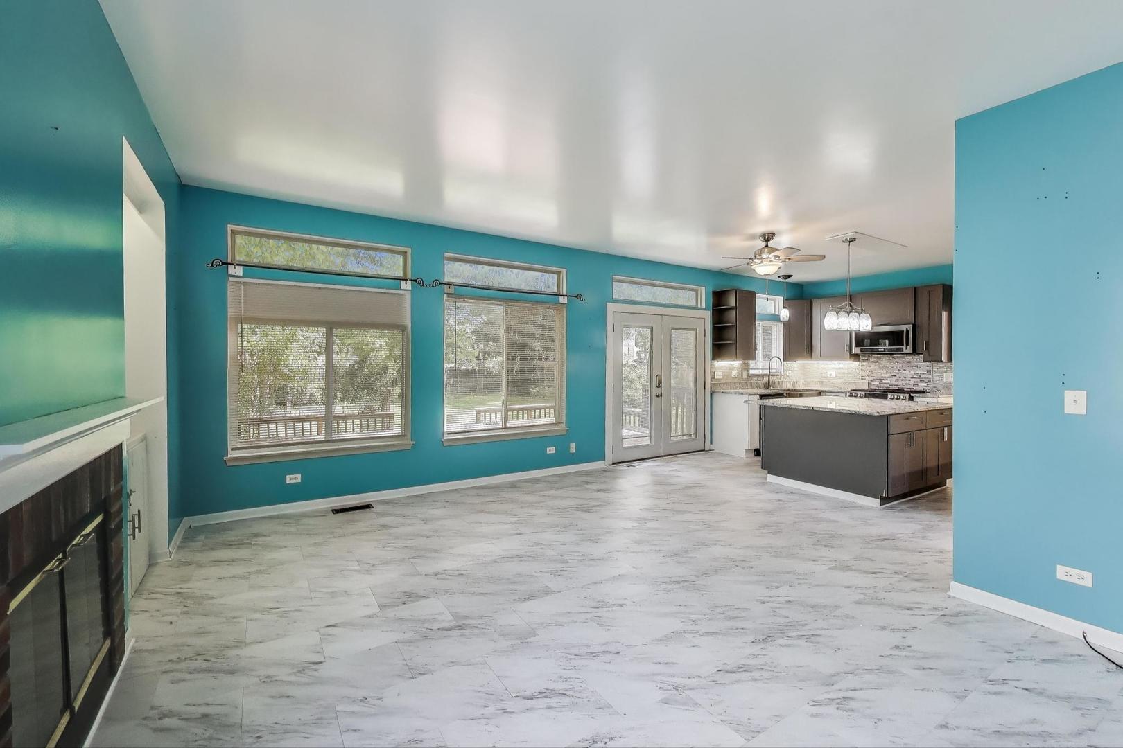 548 W Sweet Clover Road, Round Lake, IL 60073