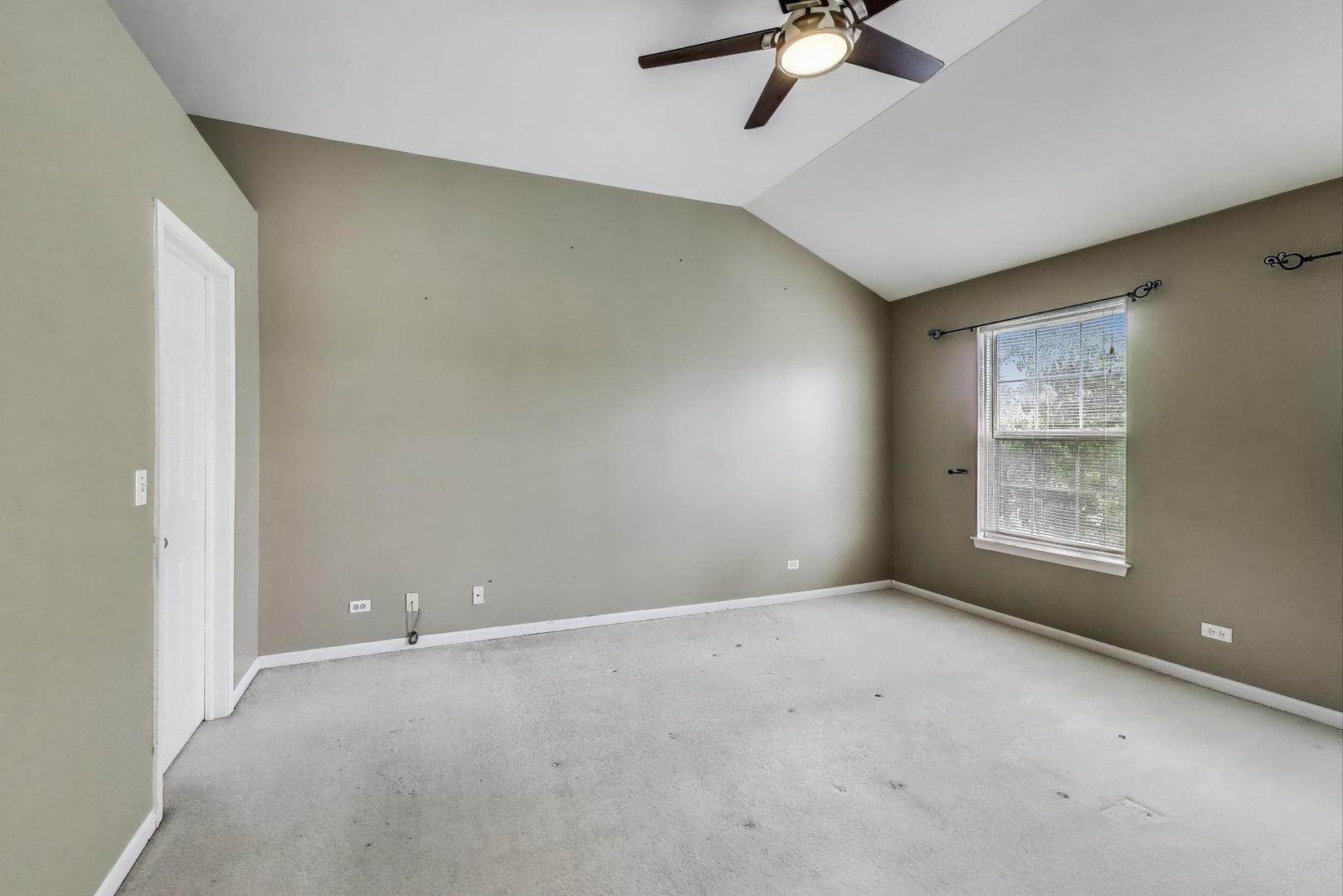 548 W Sweet Clover Road, Round Lake, IL 60073